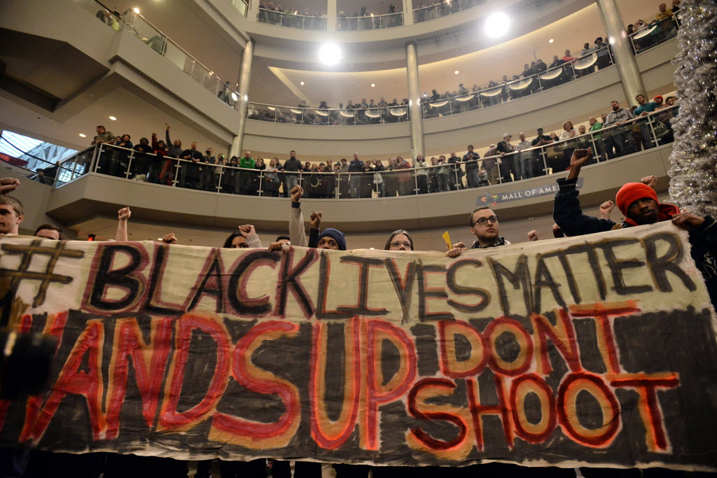 BLM protest at the Mall of America, 2014 (photo by Aaron Lavinsky)